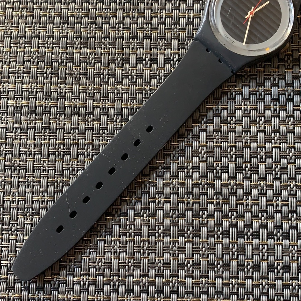 Swatch Watch - GA105 - SILVER CIRCLE - Picture 4 of 9